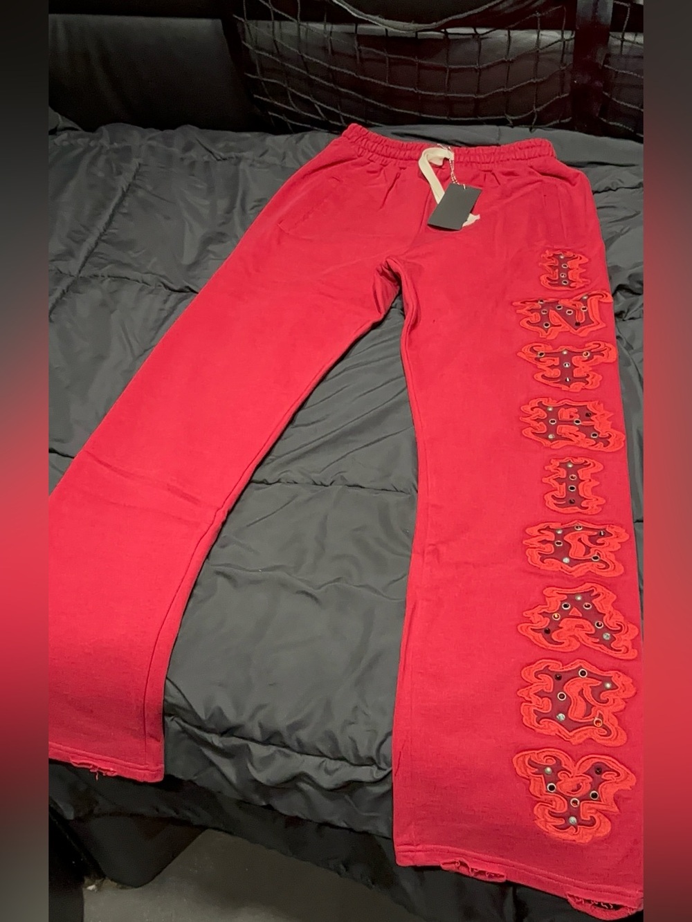 Lost Intricacy sweats Size S fits a M brand new